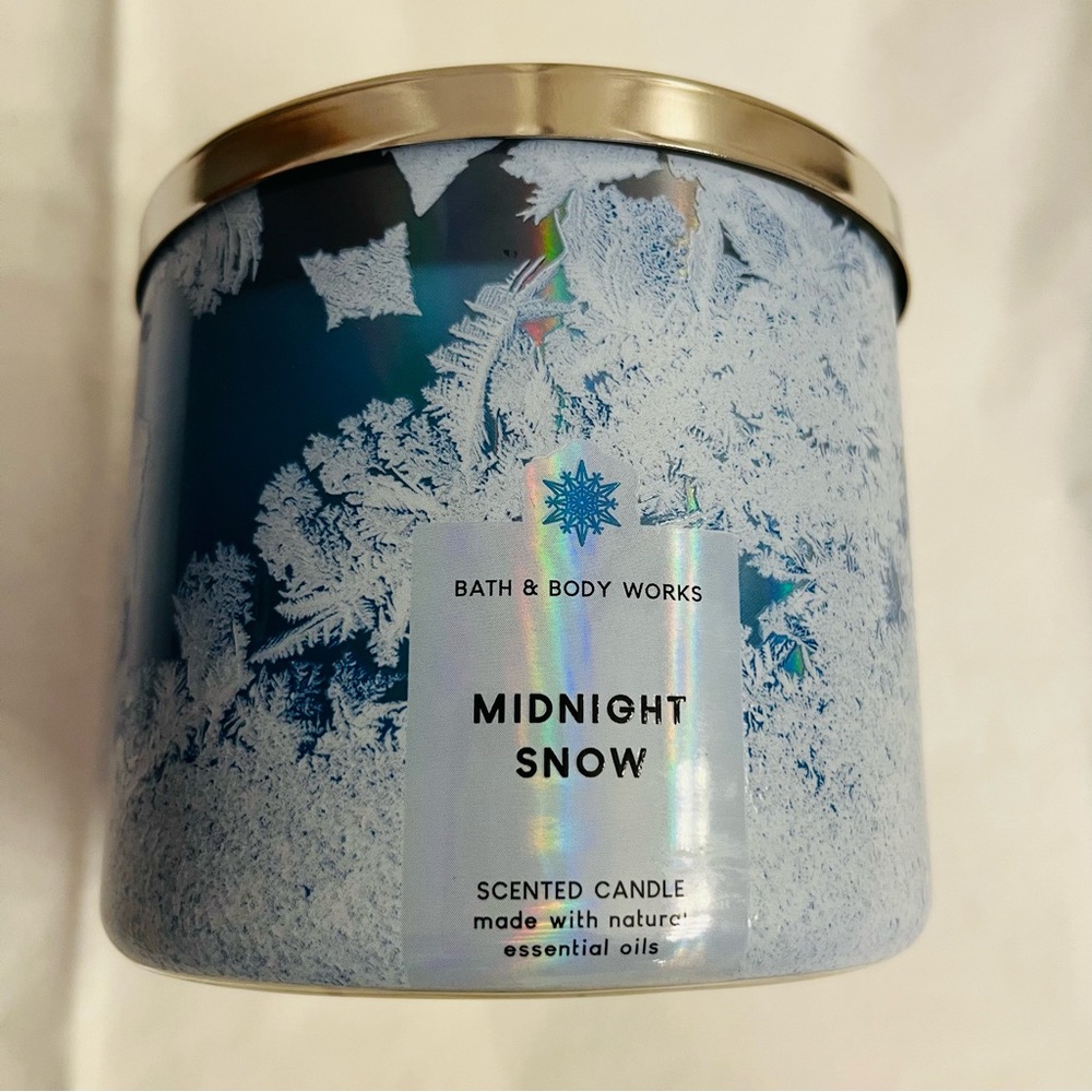 Bath & Body Works Midnight Snow Candle - Frosted Blue